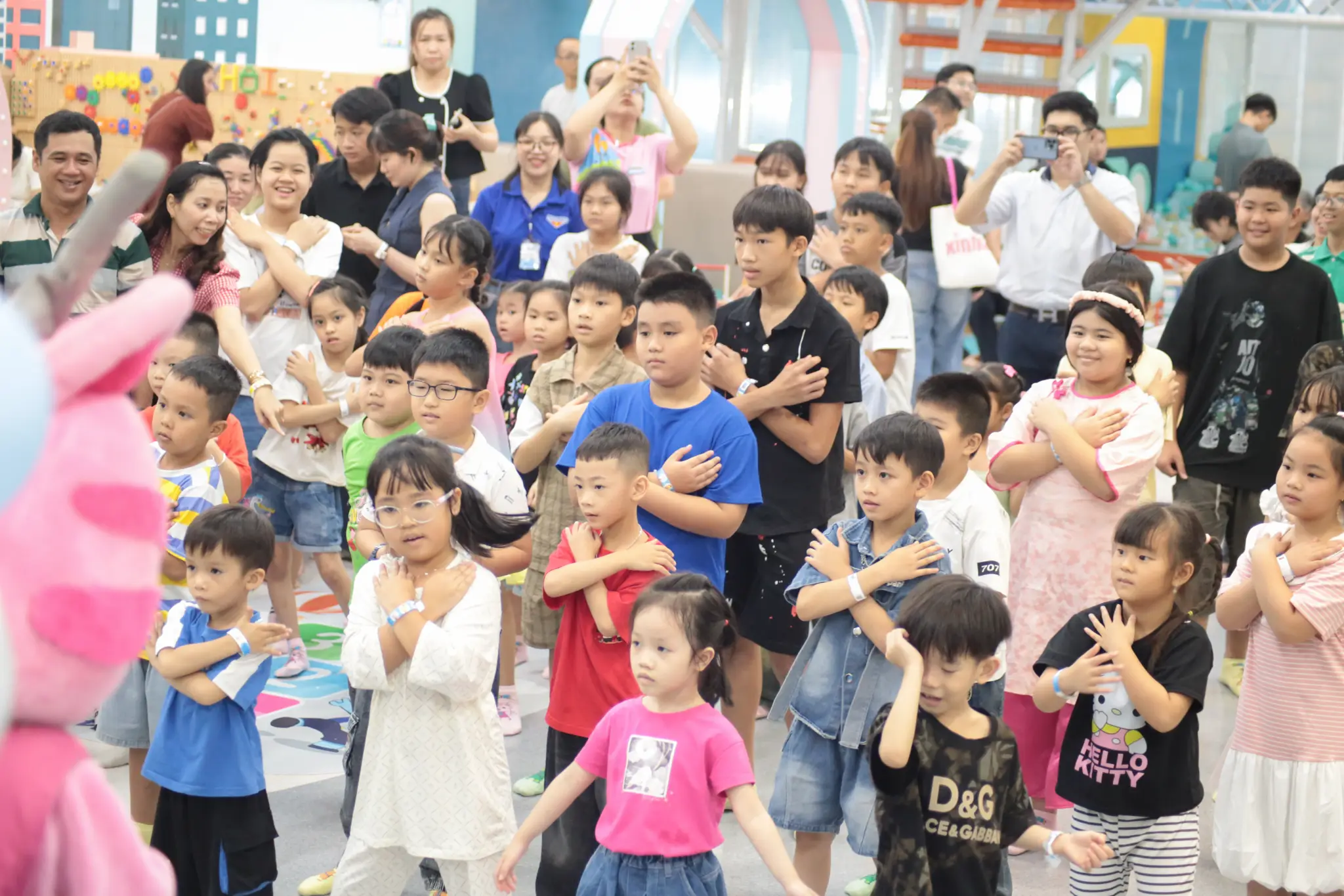 Đông đảo các em nhỏ tham gia ngày hội Steel Kids Day 2026